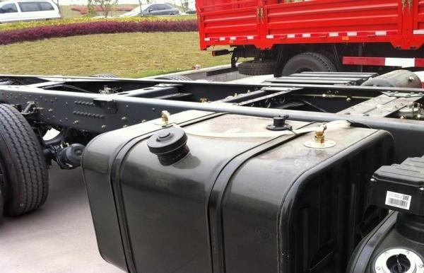 6x4 245hp Cargo Van Truck With Cummins C245 33engine / Fast 9JS119T-B Gearbox