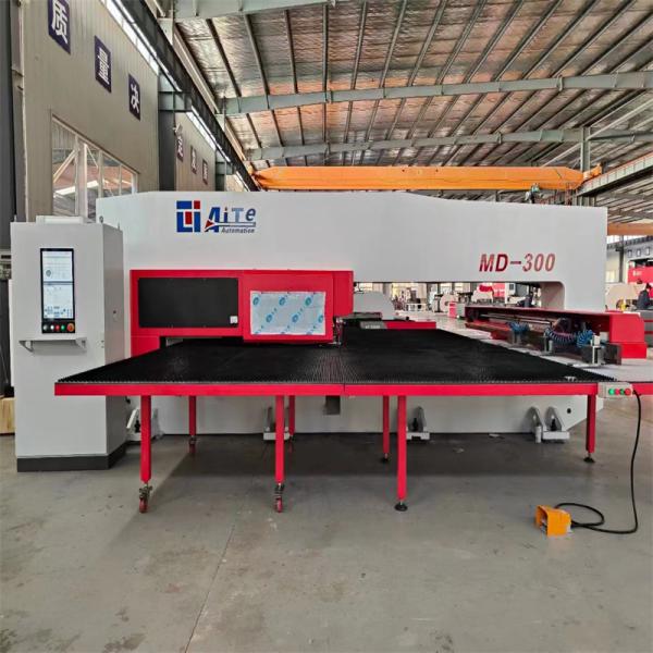Машина 2023 Cnc башенки Workpiece пробивая машины 300KN 1250mm×2500mm башенки CNC
