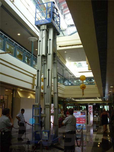 Mobile Boom Lift With 136kg Load Capacity , 18 M Aluminum Alloy Hydraulic Cargo Lift