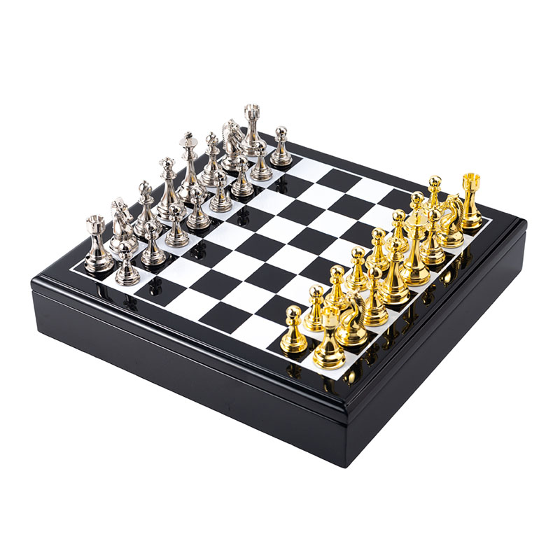 Luxury Zinc Alloy Metal Chess Set with 30*30*6cm Size for International Chess Game