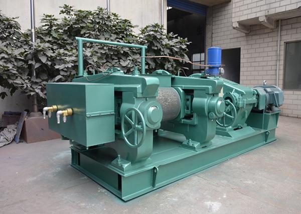 XKP Tyre Recycling Line Double Roller Rubber Tire Grinder 32 RPM Main Shaft Speed