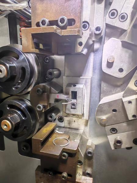 800KG 2 Axis Compression Spring Machine 380V 50/60 Hz CNC Machine Spring