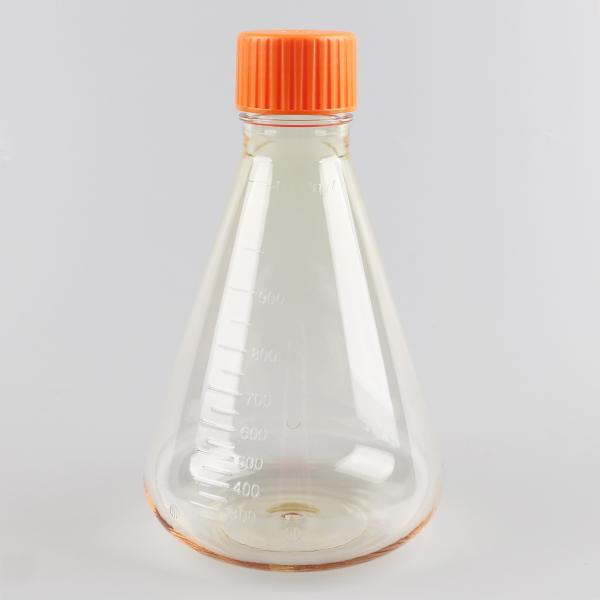 склянка 500ml пластиковая Erlenmeyer в лаборатории для бактериальной культуры