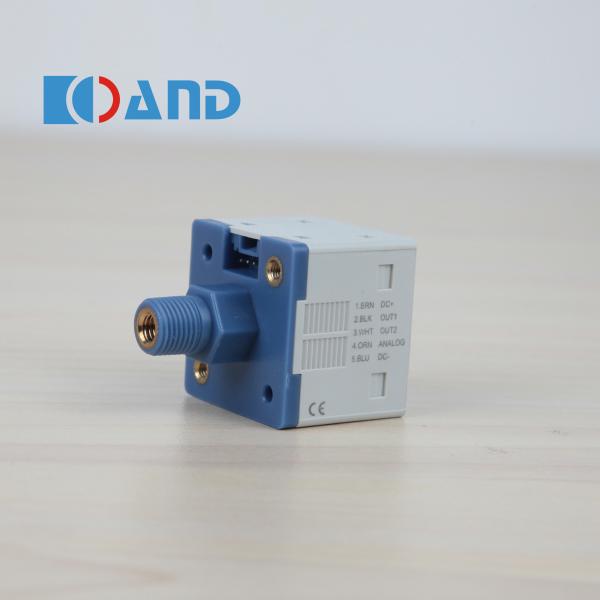 XP5 Pipe Digital Pressure Sensor High Accuracy NPN / PNP Switchable