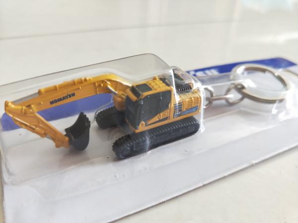 DM Excavator Construction Vehicle Model Keychain Ornament 85981 Collectible Key Ring