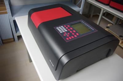 Feixe automático do dobro do espectrofotômetro