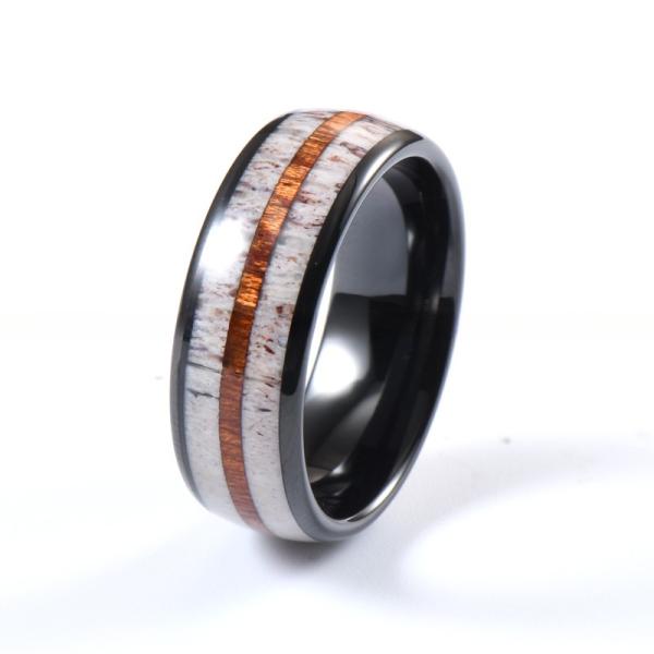 Une superbe bague de mariée pour homme avec antler et bois de koa en incrustation de confort adapté 8mm noir tungstène