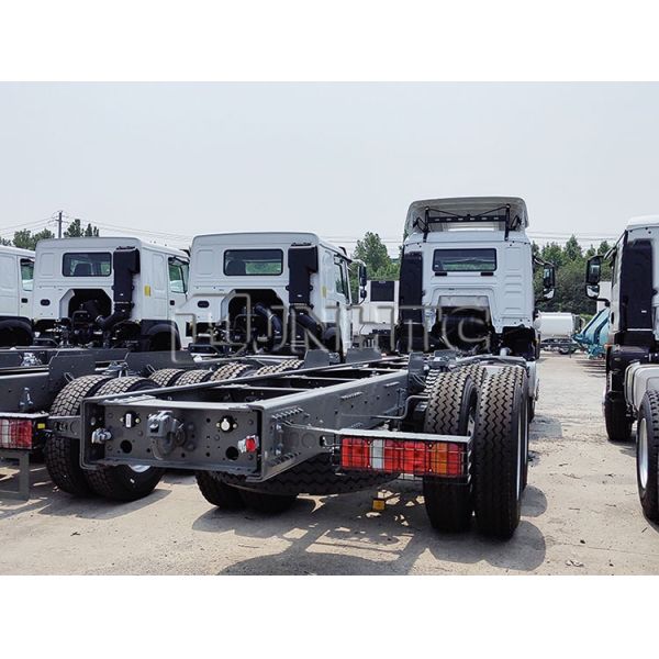 Châssis de camion de fret porte-voitures à plateau basculant Sinotruk HOWO TX 6X4 bon marché à vendre