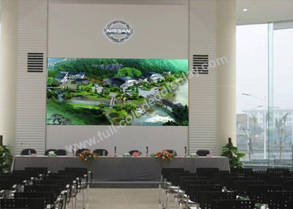 P2 / P2.5 / P5 Advertising LED Displays High Precision 10000 Hours