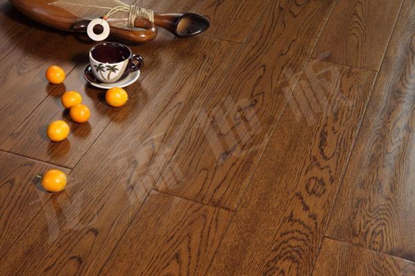 Oak wood flooring