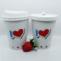 Des tasses en papier recyclables de 16 oz avec couvercle, des tasses de café en papier biodégradables