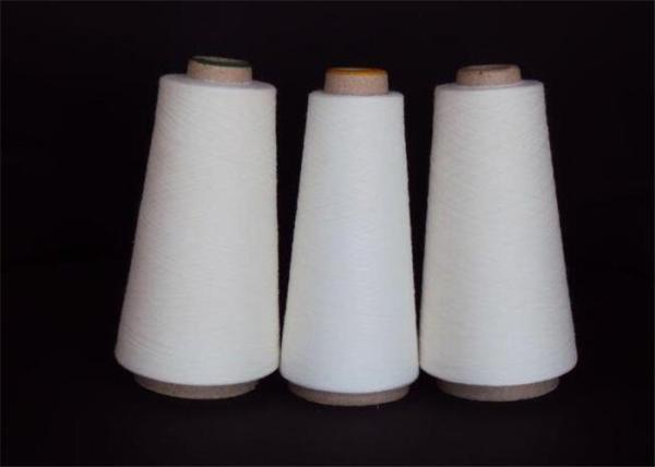 O núcleo 100% do poliéster girou Eco branco da categoria do fio 30S AA/tingido cru amigável