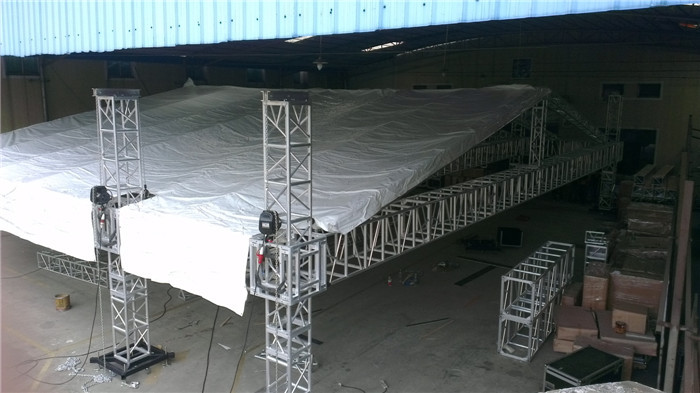 Договоритесь ржавчина пожаробезопасное 450x450 mm TUV ферменной конструкции крыши этапа алюминиевая напольная Non -