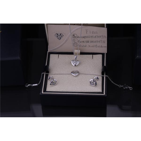 Chopard HAPPY DIAMONDS ICONS PENDANT Heart Necklace in ETHICAL WHITE GOLD DIAMOND