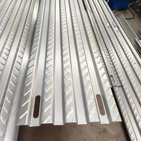 Anti Slip Safety Metal Roof Walkway Systems Grating For Solar Panels
