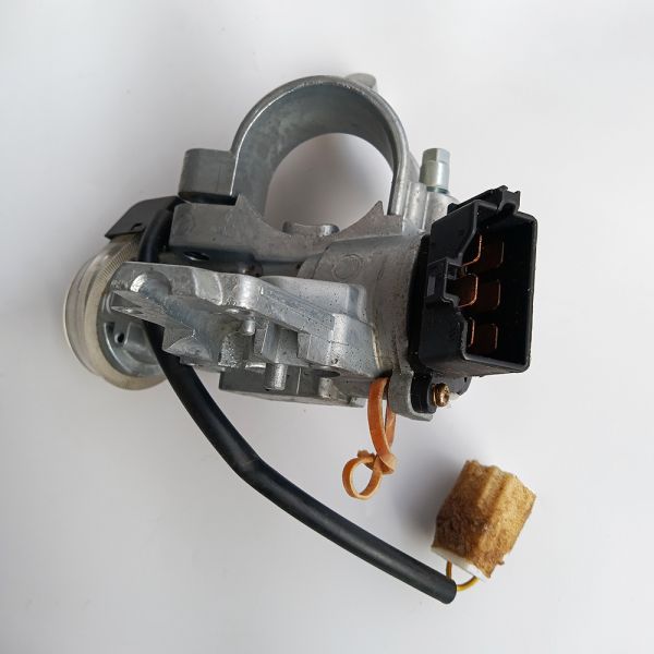 MB954881 Suitable for Mitsubishi Pajero V33 V43 the Ignition Switch Base Auto Electrical Systems