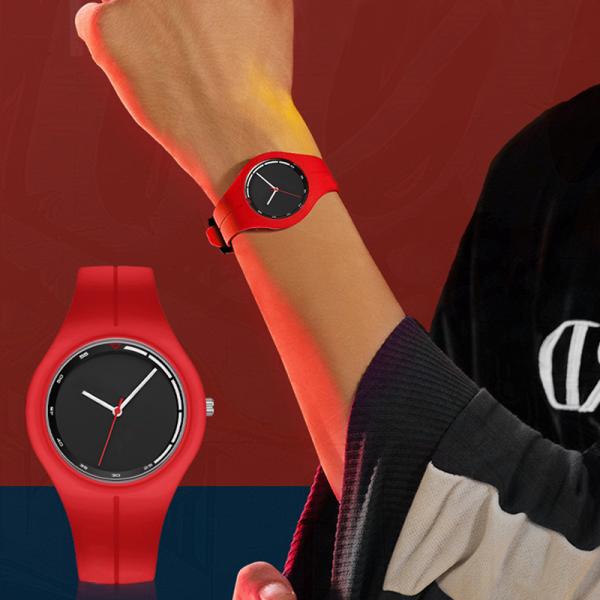 41mm Watch On Woman'S Wrist , Silicone Bracelet Wrist Watch For Ladies
