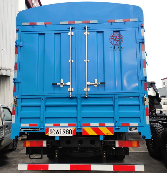 EURO 5 10 toneladas de camião de carga Dongfeng 4x2 com distância entre eixos de 5000 mm e transporte de animais