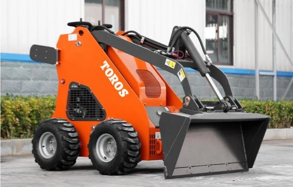 Potente Mini Stand Up Skid Steer Agricultural Skid Steers Multipurpose