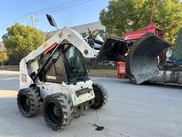 Turbocharged Diesel Engine Used Skid Loader BOBCAT S220 74HP 55kW