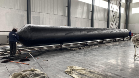 Плавучий надувный природный резиновый воздушный шар Доковое судно Запуск морских подушек безопасности