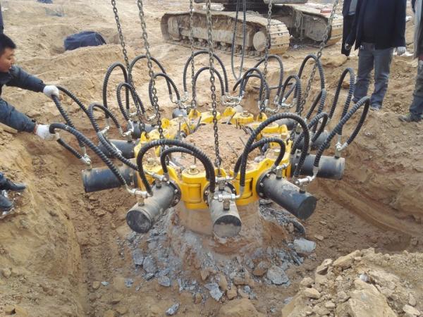 34.3mpa Hydraulic Square Concrete Pile Breaker Machine 135mm