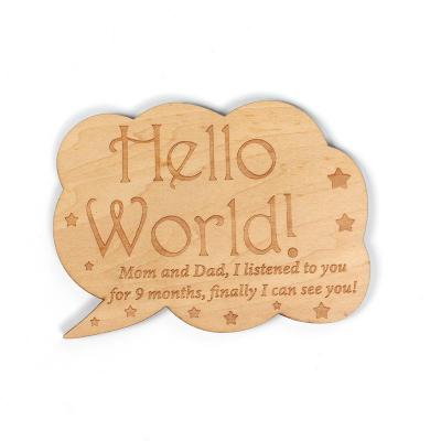 Plaque d'annonce de bébé en bois personnalisée écologique - parfaite pour les cadeaux pour nouveau-nés