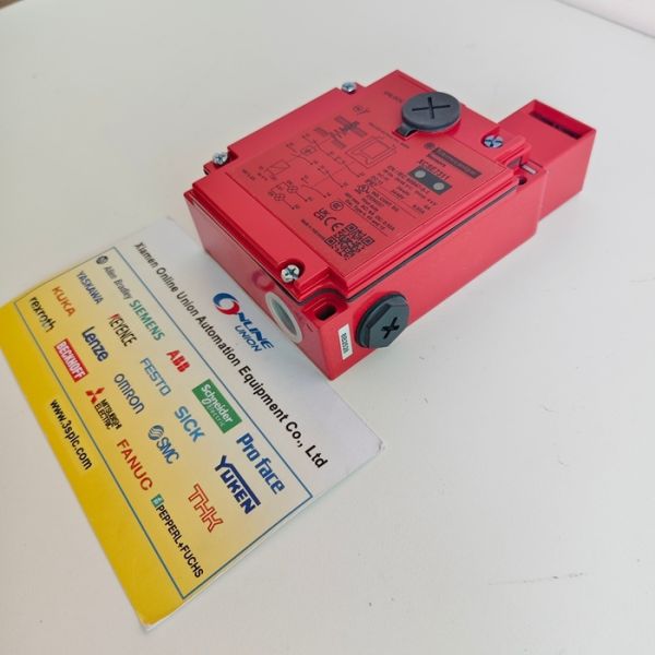 XCSE7311 Schneider Plug-in Safety Door Lock Switch