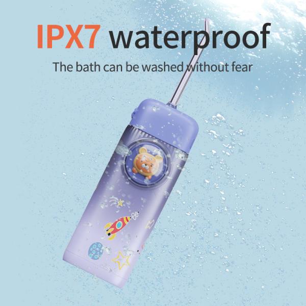 IPX7 Waterproof Rechargeable Water Flosser For Teeth Cleaning 130ml Tank Capacity