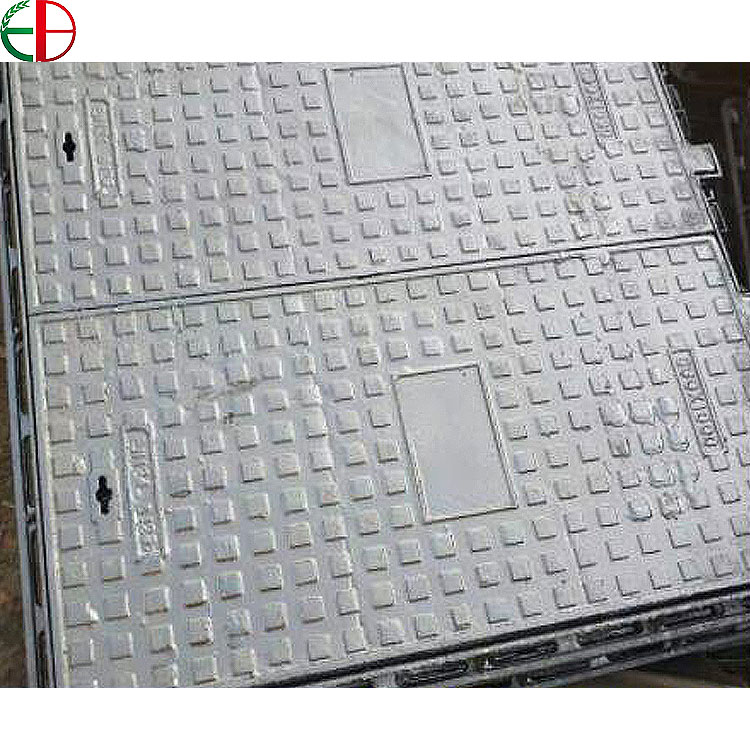 Ductile Iron Rectangular Manhole Covers Resin Sand Cast Process HBS 225-305 Hardness EB16001