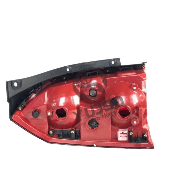 Hyundai Right Tail Light 92402-2E010 OEM Replacement