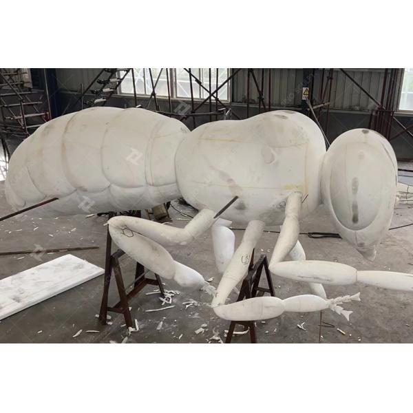 Скульптура пчелы из нержавеющей стали с высокозеркальной полированной отделкой