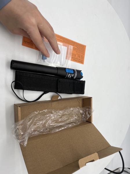 Distance de transmission de 1 à 5 km Localisateur de défauts visuels de type stylo VFL avec une longueur d'onde de 650 nm et une puissance de sortie de 5 mW