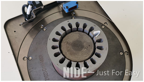 Машина Semi автоматического промышленного слота мотора насоса бумажная вводя для делать статора