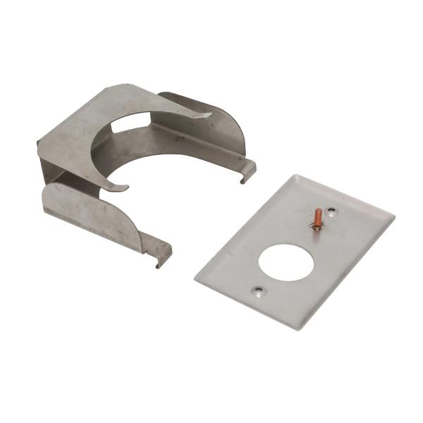 Réparation de pièces de tôle perforées par usinage CNC de précision