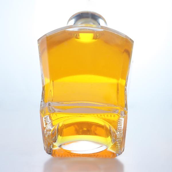 Glass Collar Material Square Shape Whiskey Vodka Tequila Brandy Gin Rum Bottle with Cork