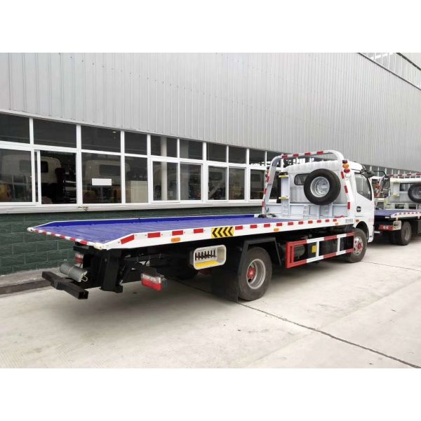 Euro 3 Dongfeng 95HP 6 Wheel Road Rescue Tow Trucks 3 Tons 5 Tons 6 Tons