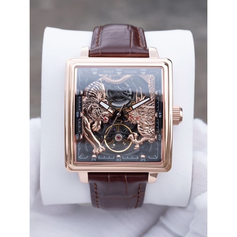 Lightweight Traditional Business Wristwatch Offering Comfortable Fit and Timekeeping Perfect for Daily Office Wear