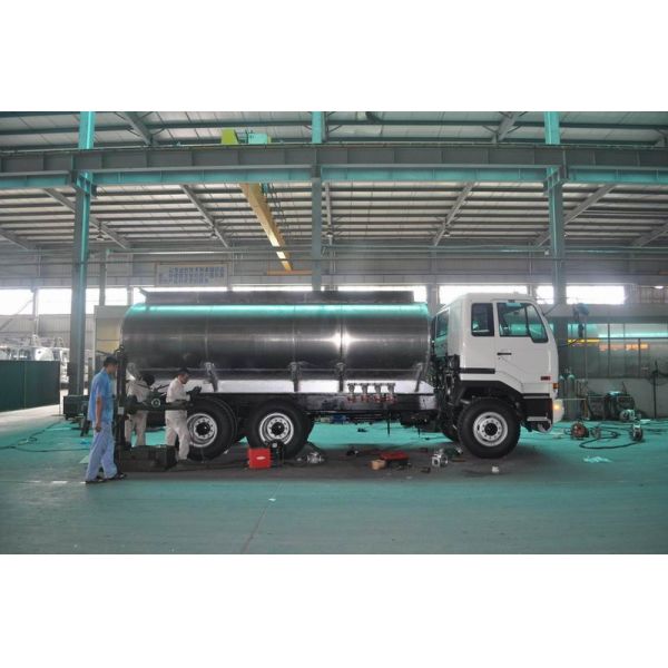 22500L Dongfeng Nissan Diesel 6x4 320HP Aluminum Alloy Fuel Oil Delivery Truck