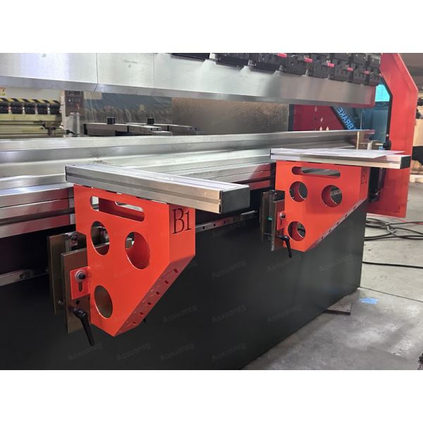 160Tons 3200mm Width Hydraulic Metal Bending Machine CNC DA58T Press Brake 4+1 Axis