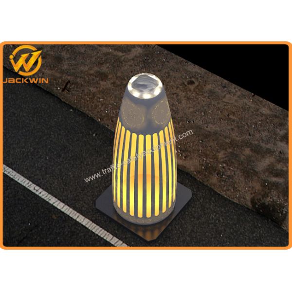 Qatar Standard Traffic Safety Equipment / Solar Traffic Cone Solar Lights , Long life