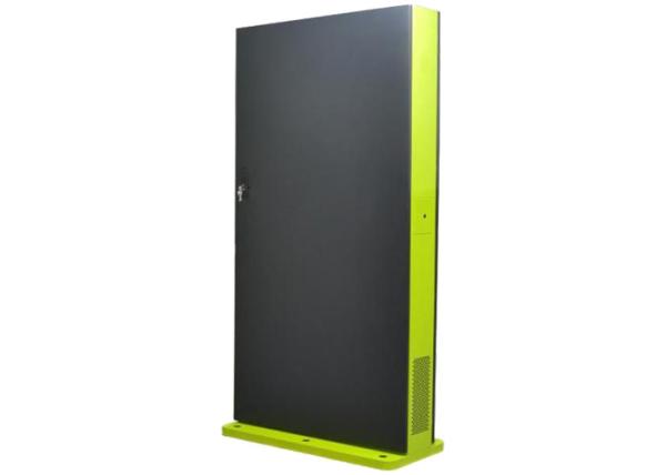 Metal Outdoor Digital Advertising Screens , Outdoor LCD Signs Windows OS 55 Inch