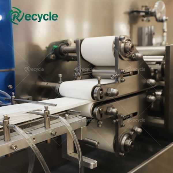 Fast Delivery Cleaning Hands 6 Lanes Semi-Auto Wet Wipes Production Line Wet Wipes Packing Machine