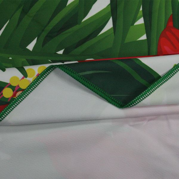 Factory Supplier Summer Hot Sale Soft Large Woman Lightweight Personalized Microfiber Beach Towels
