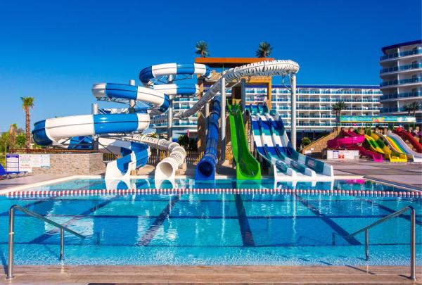 OEM Water Theme Park Equipment Swimming Pool Rides Hot Dipped Galvanized Steel Fiberglass Slide