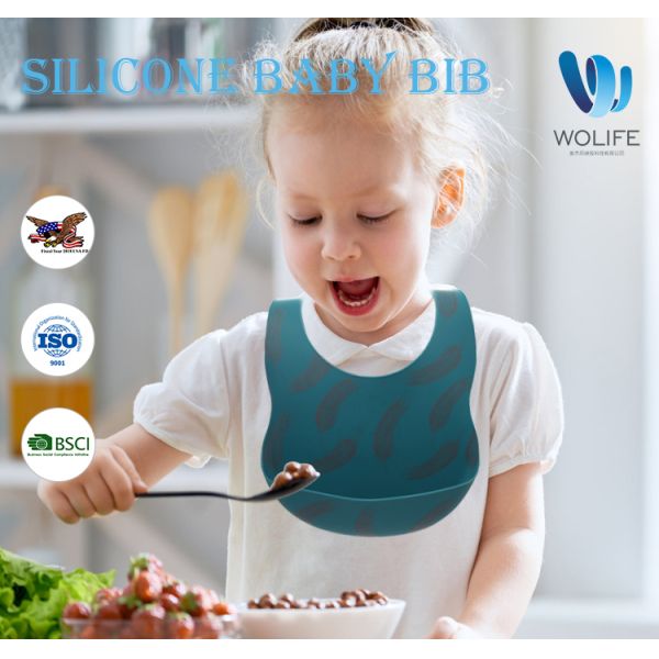 Easily Wipes Crumb Catcher BHD Customized Waterproof Bibs For Toddlers