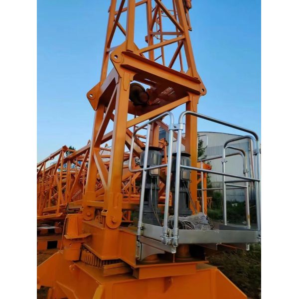 Приведенный используемый кран башни Zoomlion TC6010-6 крана башни подержанный