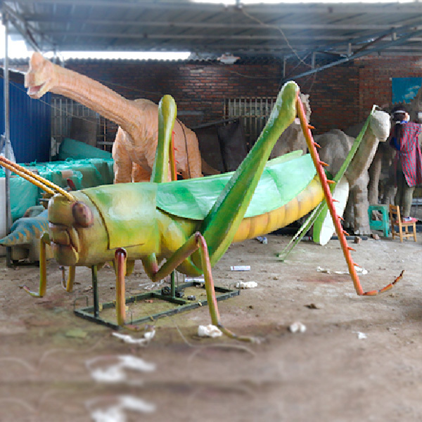 Outdoor Amusement Park Giant Size Realistic Animatronic Mantis Insect Model