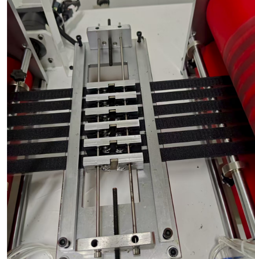 High-Speed 50-100m/Min Hook And Loop Slitting Machine With Reliable Performance And Minimum Stripping Width 