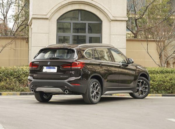 BMW X1 Drive 20 Li Fashion Edition Leaf Drive Compact SUV 1.5T Used